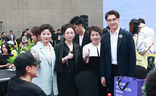 杭州美莱受邀亮相2025中国时尚美学盛典Moly Gala！
